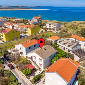 Apartmanok Parkolóhellyel Povljana, Pag - 21342 Povljana