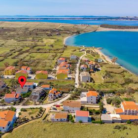 Apartmanok Parkolóhellyel Povljana, Pag - 21342 Povljana