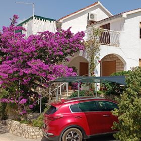 Apartmanok Parkolóhellyel Sutivan, Brac - 21426 Sutivan