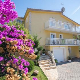 Apartmanok Medencével Trogir - 21466