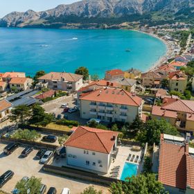 Nyaralóház Medencével Baska, Krk - 21537 Baška