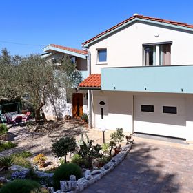 Apartmanok Parkolóhellyel Mundanije, Rab - 21543 Mundanije