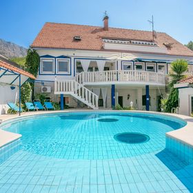 Apartmanok Családok Részére Medencével Sumpetar, Omis - 21633 Sumpetar