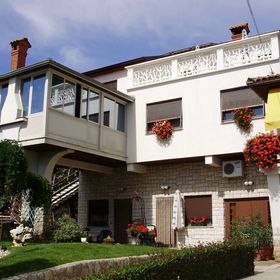 Apartmanok Parkolóhellyel Malinska, Krk - 21684 Malinska