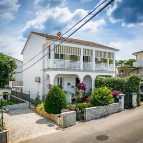 Apartmanok A Tenger Mellett Malinska, Krk - 21689 Malinska