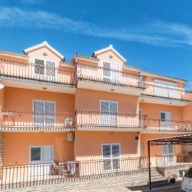 Apartmanok Parkolóhellyel Vodice - 21743