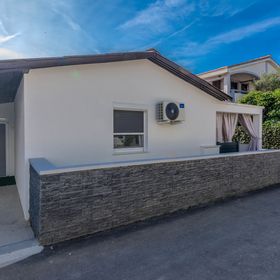 Apartmanok Parkolóhellyel Vir - 21751