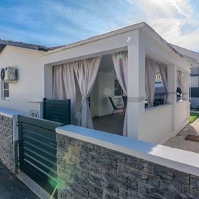 Apartmanok Parkolóhellyel Vir - 21751