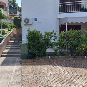 Apartmanok Parkolóhellyel Njivice, Krk - 21772 Njivice