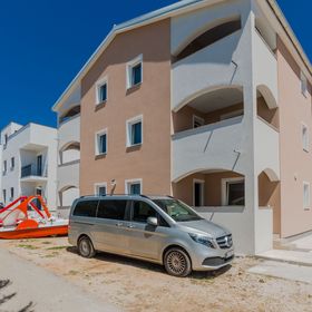 Apartmanok Parkolóhellyel Vir - 21782