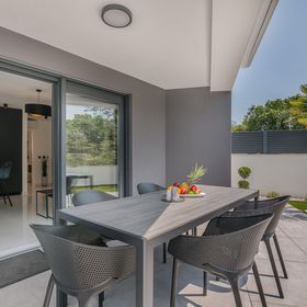 Apartmanok Családok Részére Medencével Njivice, Krk - 21811 Njivice