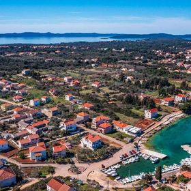 Apartmanok Parkolóhellyel Ugljan - 21848