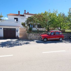 Apartmanok Parkolóhellyel Njivice, Krk - 21856 Njivice