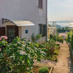 Apartmanok Parkolóhellyel Njivice, Krk - 21857 Njivice