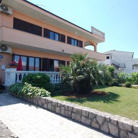 Apartmanok Parkolóhellyel Njivice, Krk - 21860 Njivice