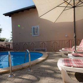 Apartmanok Családok Részére Medencével Njivice, Krk - 21862 Njivice