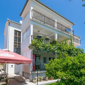 Apartmanok Parkolóhellyel Kastel Stafilic, Kastela - 21948 Kaštel Štafilić