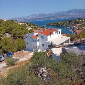 Apartmanok Parkolóhellyel Splitska, Brac - 21974 Splitska