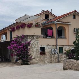 Apartmanok Parkolóhellyel Rtina - Miocici, Zadar - 22001 Rtina - Miočići