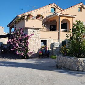 Apartmanok Parkolóhellyel Rtina - Miocici, Zadar - 22001 Rtina - Miočići