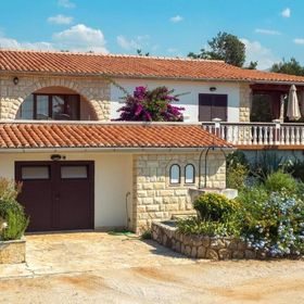 Apartmanok Parkolóhellyel Barbat, Rab - 22098 Barbat