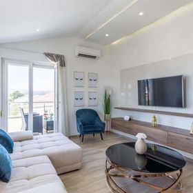 Apartmanok Parkolóhellyel Kastel Luksic, Kastela - 22141 Kaštel Lukšić