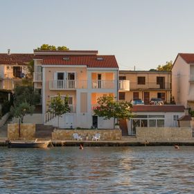 Ház Gyermekes Családok Részére A Tenger Mellett Rogoznica - 22156