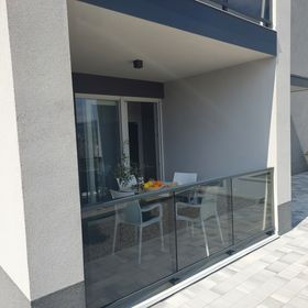 Apartmanok Parkolóhellyel Rogoznica - 22157