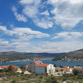 Apartmanok Parkolóhellyel Rogoznica - 22157