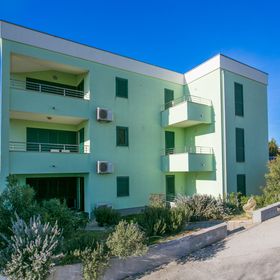 Apartmanok Parkolóhellyel Okrug Gornji, Ciovo - 22182 Okrug Gornji