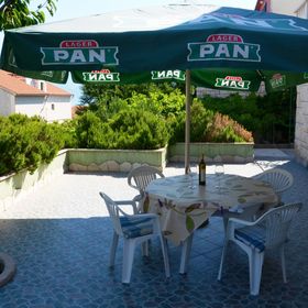Apartmanok Parkolóhellyel Postira, Brac - 22207 Postira