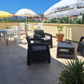 Apartmanok és Szobák Parkolóhellyel Palit, Rab - 22221 Palit