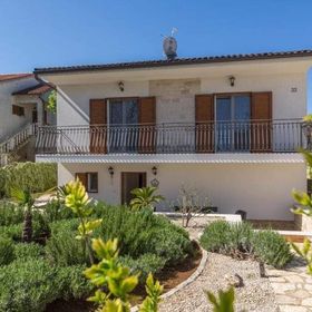 Apartmanok Parkolóhellyel Pula - 22308