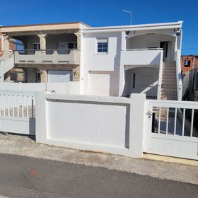 Apartmanok Parkolóhellyel Vir - 22347