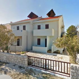 Apartmanok Parkolóhellyel Povljana, Pag - 22355 Povljana