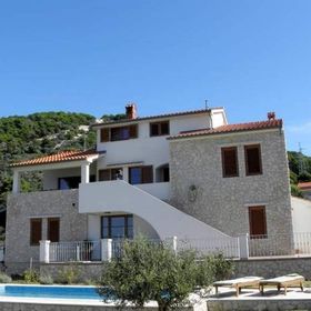 Apartmanok Családok Részére Medencével Barbat, Rab - 22358 Barbat