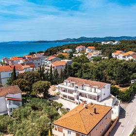 Apartmanok Parkolóhellyel Pakostane, Biograd - 22375 Pakoštane