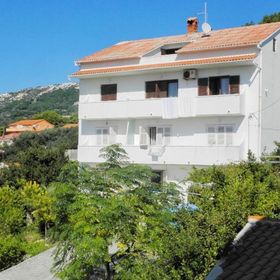 Apartmanok Parkolóhellyel Banjol, Rab - 22422 Banjol