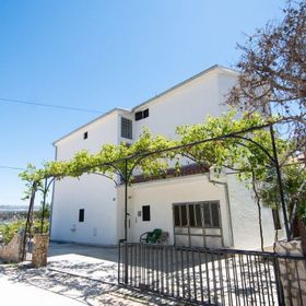 Apartmanok A Tenger Mellett Kastel Kambelovac, Kastela - 22444 Kaštel Kambelovac