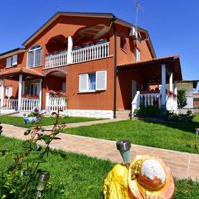 Apartmanok Parkolóhellyel Valica, Umag - 22453 Valica