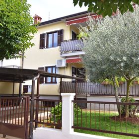 Apartmanok Parkolóhellyel Umag - 22464