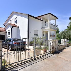 Apartmanok Parkolóhellyel Sveti Ivan, Umag - 22472 Sveti Ivan