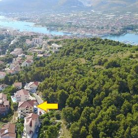 Apartmanok Parkolóhellyel Trogir - 22505