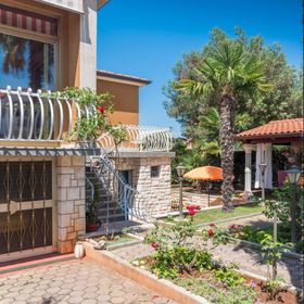 Apartmanok Parkolóhellyel Umag - 22520