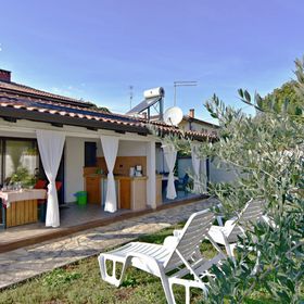 Apartmanok Parkolóhellyel Umag - 22565