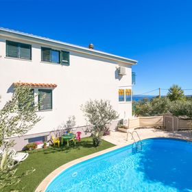 Apartmanok Családok Részére Medencével Kastel Novi, Kastela - 22569 Kaštel Novi