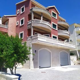 Apartmanok Parkolóhellyel Duce, Omis - 22598 Duće