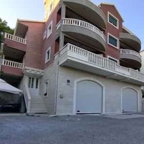 Apartmanok Parkolóhellyel Duce, Omis - 22598 Duće