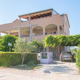 Apartmanok Parkolóhellyel Kastel Stafilic, Kastela - 22665 Kaštel Štafilić