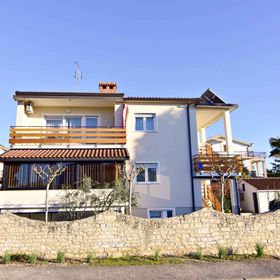 Apartmanok Parkolóhellyel Umag - 22680